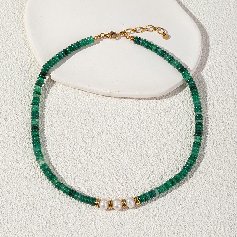 GEMCHIC Women s Retro Elegant Green Aventurine Beaded Necklace with Natural Pearls and Gold Plated Chain