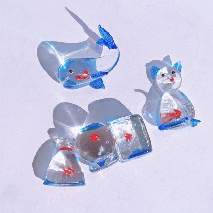 Glass Fish Tanks Figurines Collection Glass Ornament Statue Car Interior Dashboards Ornament for Birthday Home Decors