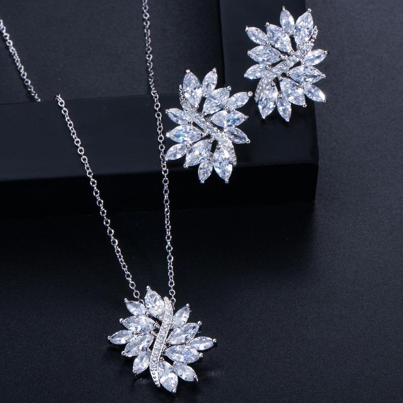 Boucles d'oreilles Ki0073, Collier, Ensemble Deux Pièces, Bijoux Conservant la Couleur, Petit Ensemble Zircon Haut de Gamme.