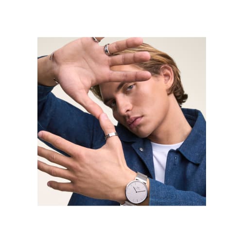 Daniel Wellington DW Classic Piano S Brushed Silver Men's Watch, Automatic, Stylish and Stylish, Perfect for Men in Their 20s, 30s, 40s, and 50s. A pe