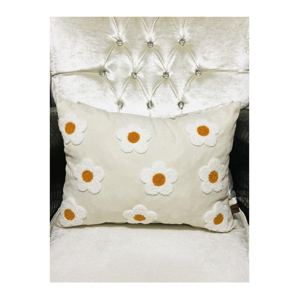 Linen Fabric 35*50 Daisy Pattern Punch Throw Pillow Cover (punch)