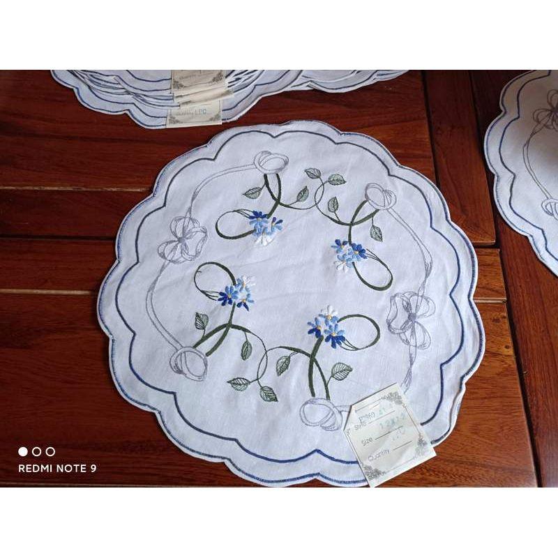 

Foreign Trade round Tea Table Table Mat Pastoral Fabric Embroidery 4 white cotton 30X30CM round