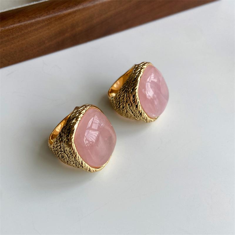 

Кольцо-индекс в стиле ретро с розовым кристаллом и бирюзой: Модный французский нишевый дизайн для женщин Size 7