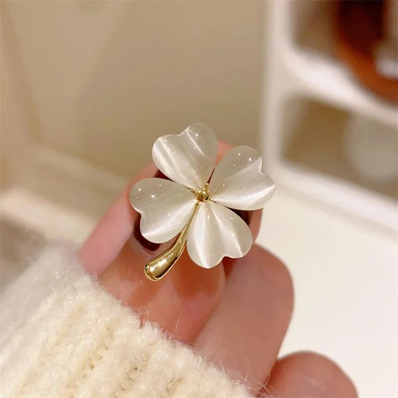 Mini Cute Opal Clover Flower Brooches for Women CZ Crystal Rhinestone Flower Lapel Pin Clothing Kawaii Korean Jewelry