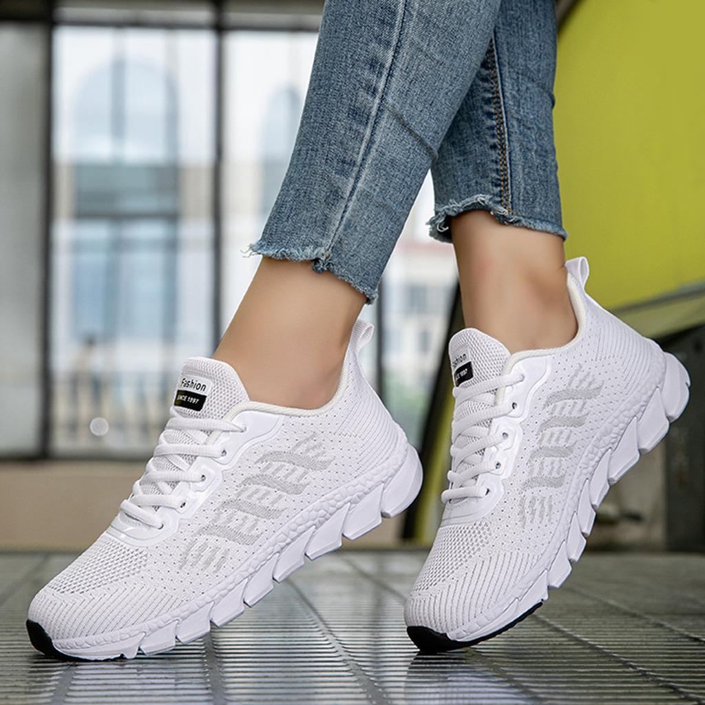 Lightweight Breathable Athletic Running Shoes with Flexible Sole and Lace-Up Closure for Comfortable Everyday Wear