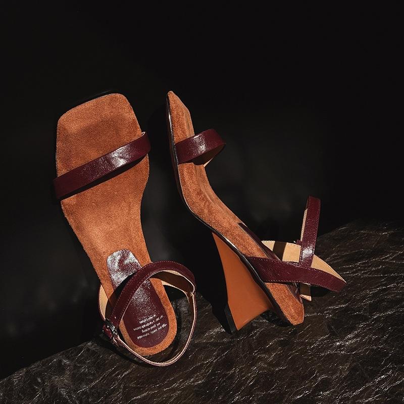 

2025 summer one-word buckle with fashionable wedge heel versatile sandals, new European and American large-size sexy high-heeled sandals 40 бордовый