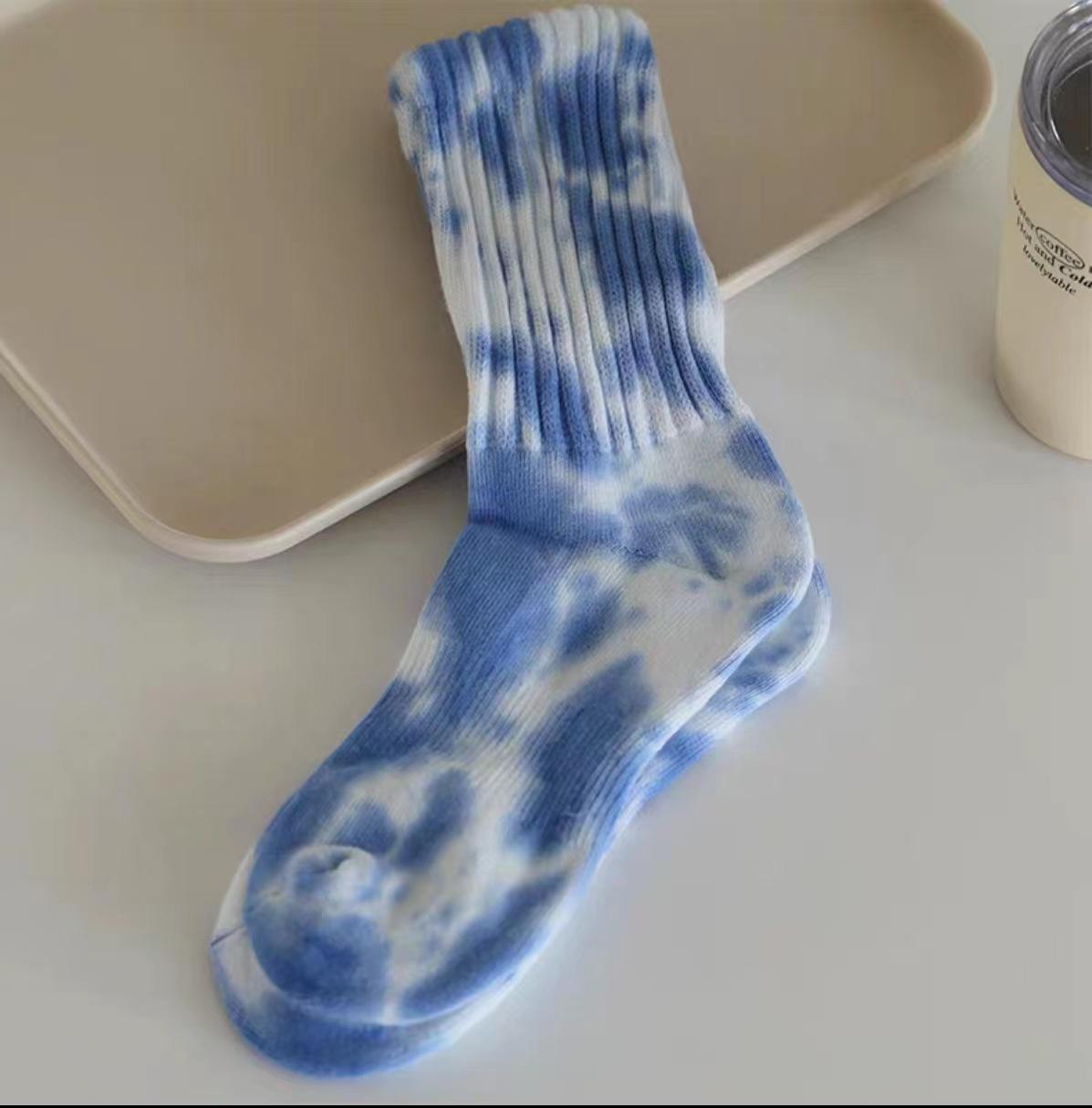 

Tie-Dye Socks Women Thick Needles On The Street European And American Skateboarding Couples Personality Mid-Length Sports Socks Long-Tube Trendy Men One size fits all