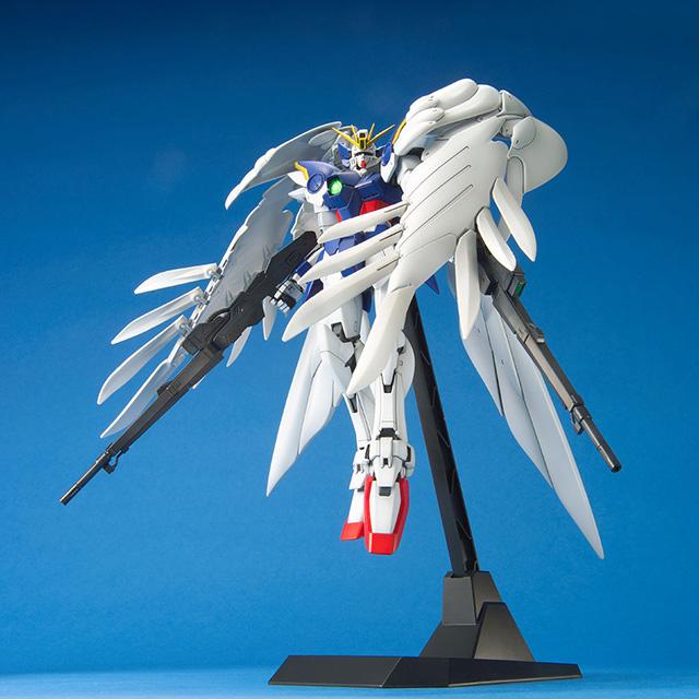 Bandai MG Wing Gundam Zero Custom (Endless Waltz) 1/100 Scale Model Kit