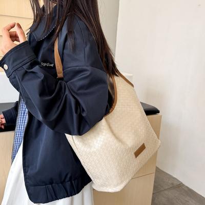 Sac bandoulière tissé décontracté en cuir souple pour femme, grande capacité, nouveau sac fourre-tout premium pour les trajets quotidiens