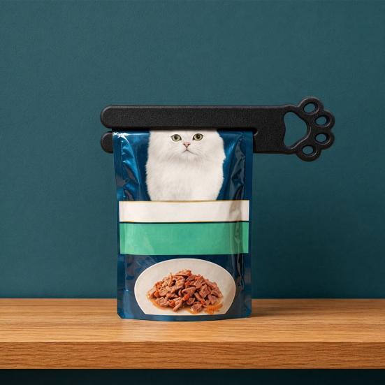 3D Printed Cat Paw Food Squeezer, Pet Tool with Open Design, Fits All Cat Food & Treat Bags, One-Piece Break-Resistant Craft, Compact Easy-Clean