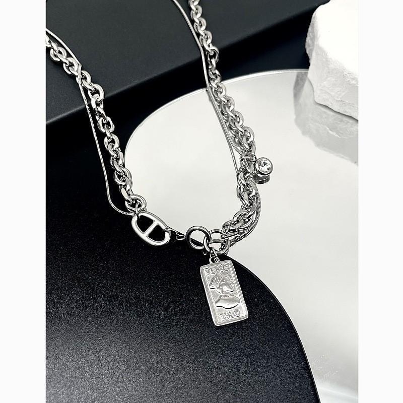 Vintage Geometric Chain Necklace For Men And Women With Pearl Finish
