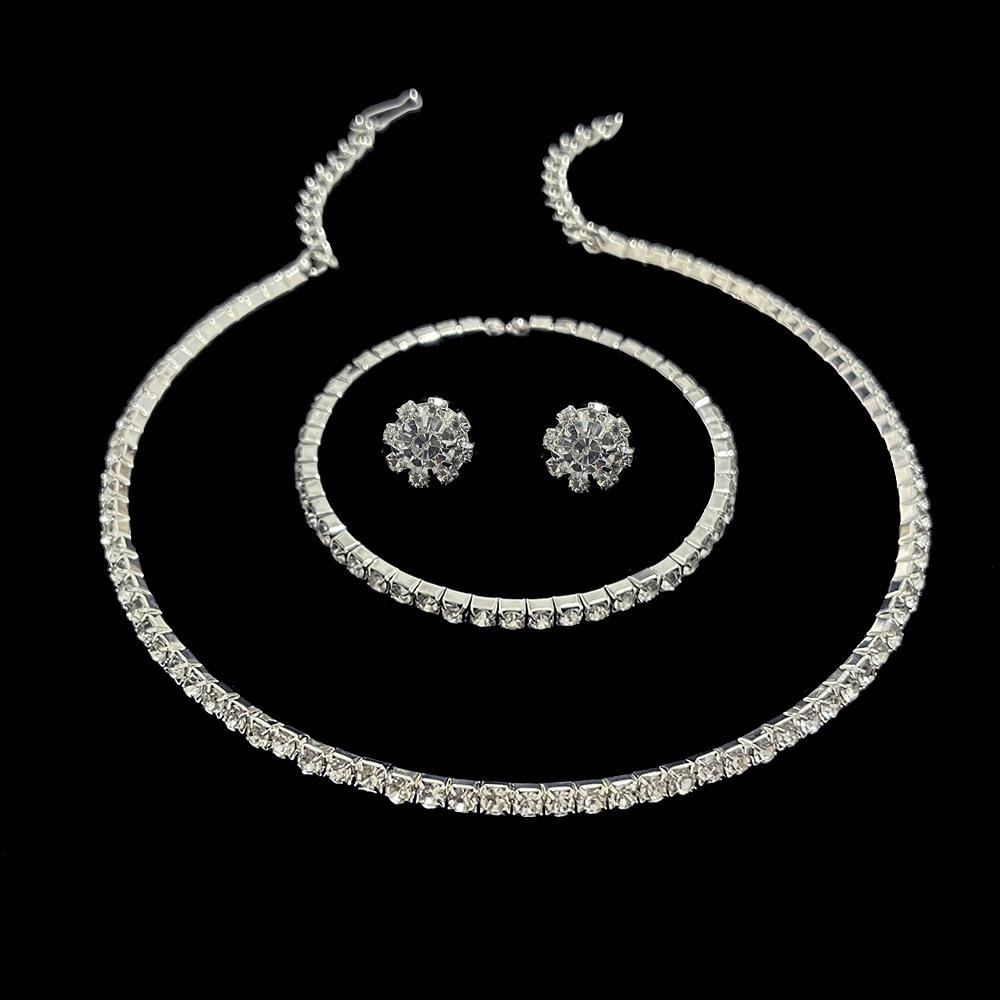 

Аксессуары, комплект из трех украшений, женское ожерелье, универсальный изысканный стиль. серебряный