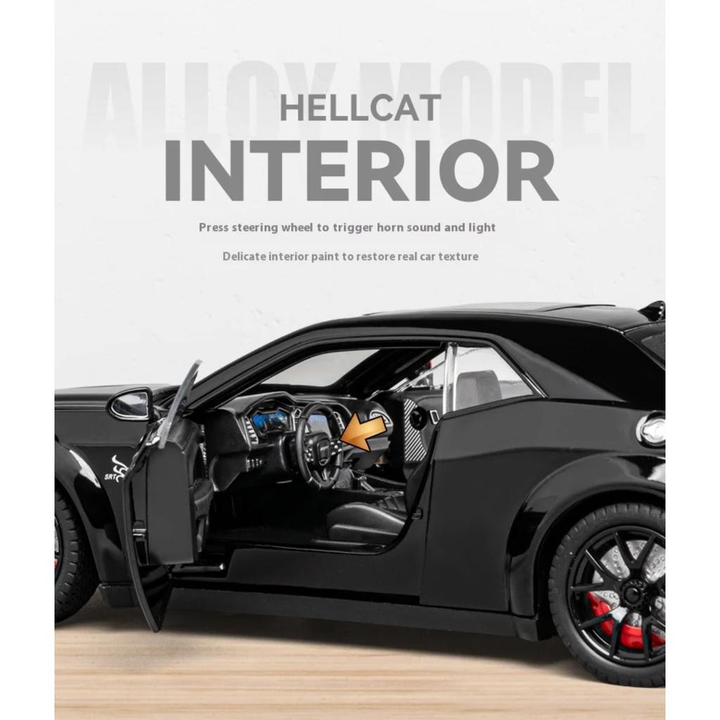 1/24 Dodge Challenger Hellcat Redeye Alloy Diecast Car Model High Simulation Ornament Toy Sound & Light Pull Back Holiday Gifts