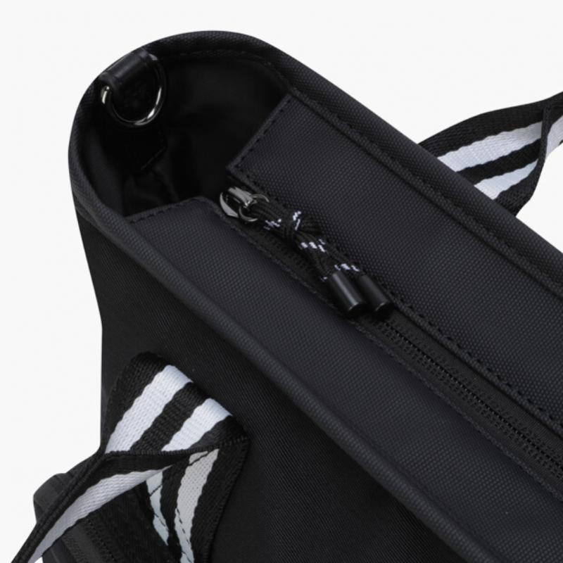 MunSingwear Women S Double Pocket Tote Bag Black Mr122lbg12