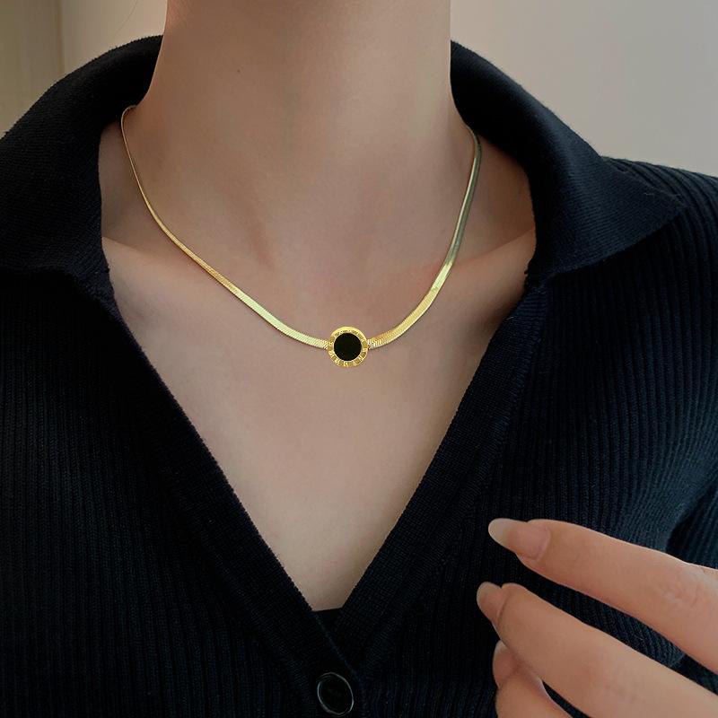 Round Roman Temperament Personality Minimalist Wind Furnace Real Gold Necklace Female Collarbone Chain