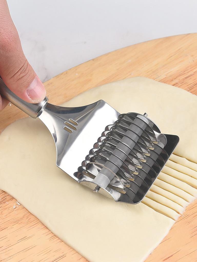 High Grade Stainless Steel Noodle Lattice Roller Docker Dough Cutter Pasta Spaghetti Maker for Kitchen Cooking Tools