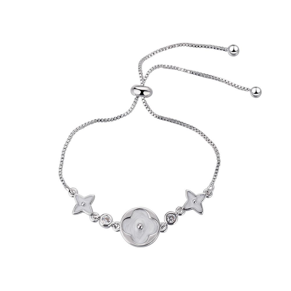 

Lu s same champagne gold Seiko Fritillary four-leaf clover presbyopia bracelet, lucky grass jewelry. платиновий