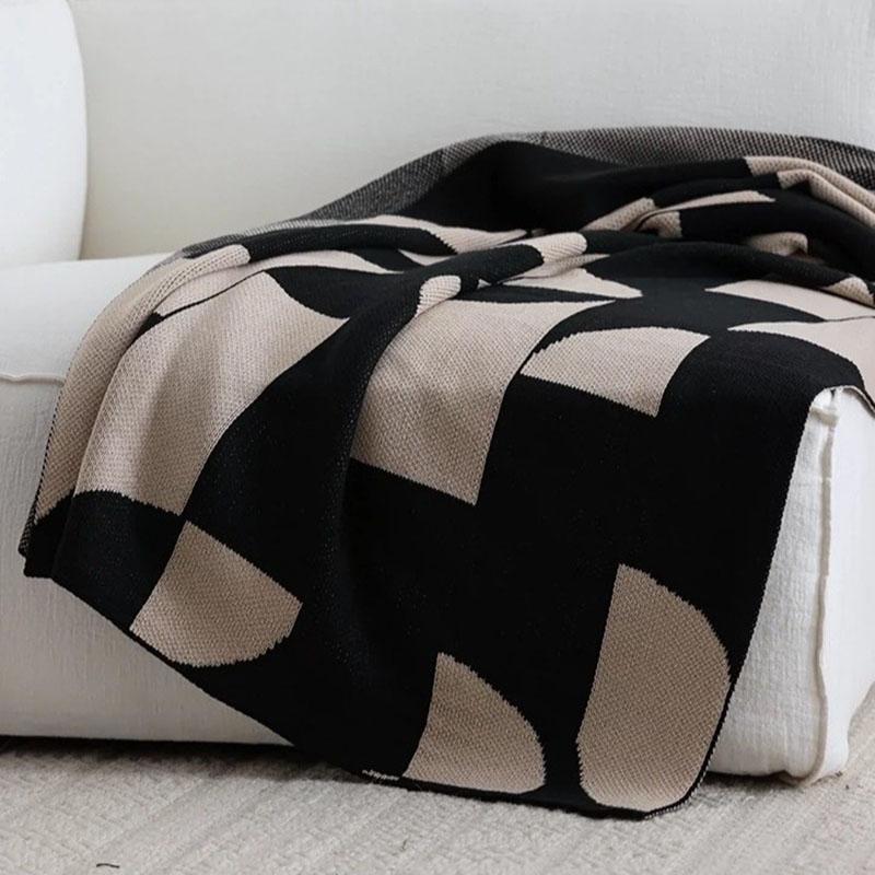 

Retro Nordic Geometric Pattern Towel Blanket Black Coffee Nap Blanket for Home Sofa Office Comfortable Colorfast Shawl Cushion 130x170cm