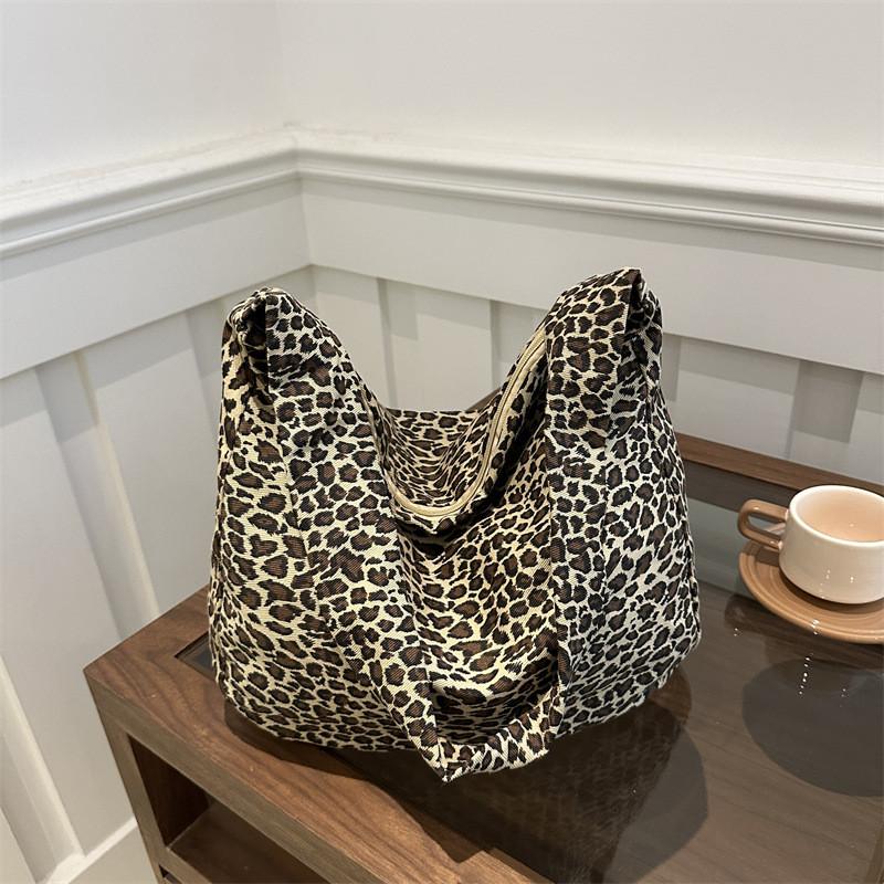Fashionable Simple Design Shoulder Tote Bag For Women Perfect For Daily Use In Autumn