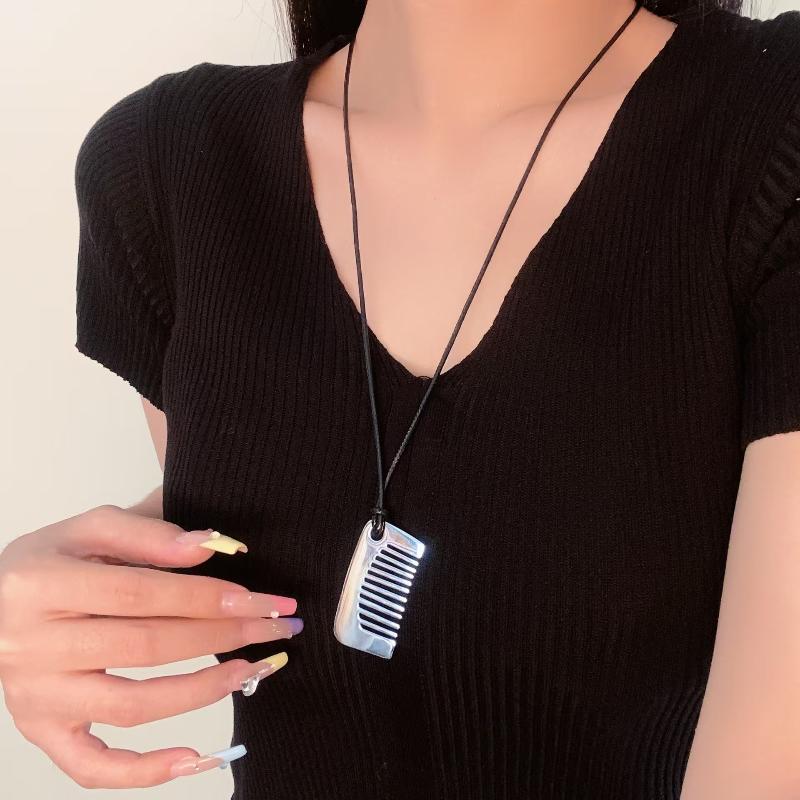 Lats Personality Temperament Comb Pendant Necklace For Women 2024 Trend New Delicate Fashion Jewelry