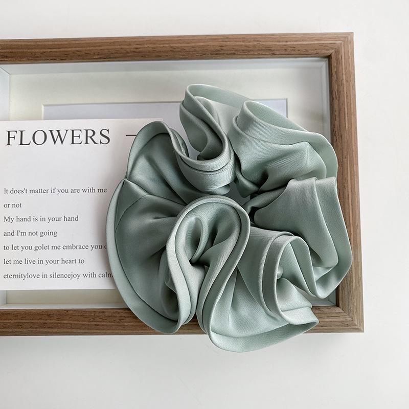 "High-End French-Style Satin Hairband: Fashionable Wood Ear & Flower Bud Design"