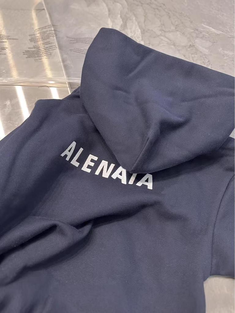 Modna bluza z haftowaną literą dla dzieci na jesień/zimę 2026 - Przytulny europejski/amerykański styl dla chłopców i dziewcząt