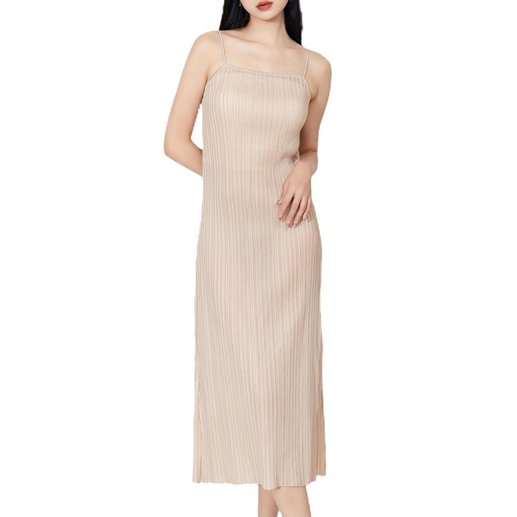 

Высококачественное черное текстурированное плиссированное платье-комбинация с разрезом One Size легкие хаки