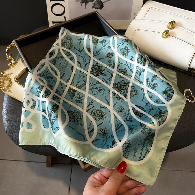 Leopard Print Small Square Scarf Imitation Silk Headscarf Scarf Printed Silk Scarf Neck Protection Scarf Professional Lady