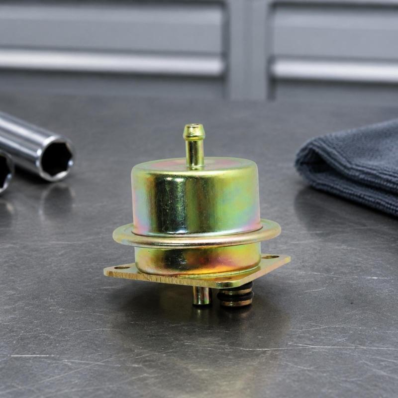 Fuel Pressure Control Regulator Replacement ZZM013280 , Metal Build Used In Listed Pickup Fuel System Service