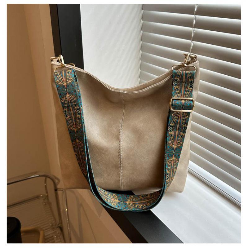 European & American Fashion Large Capacity Solid Color PU Bucket Shoulder & Crossbody Bag for Women