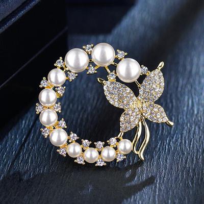 Temperament Pearl Butterfly Brooch High-End Female Exquisite High-End Corsage Versatile Anti-Light Pin Suit And Accessories