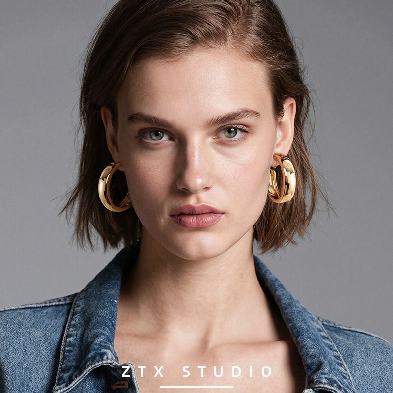 

and American Style Large Circle Earrings Exaggerated Plain Hoop Ear Clips for Women Without Pierced Ears 2025 New Mosquito Coil Ear Accessories 925 Silver Needle Style