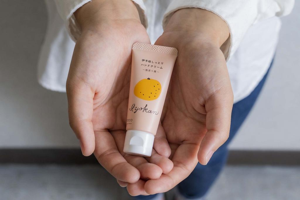 Yaetoco Iyokan Moist Hand Cream 20g