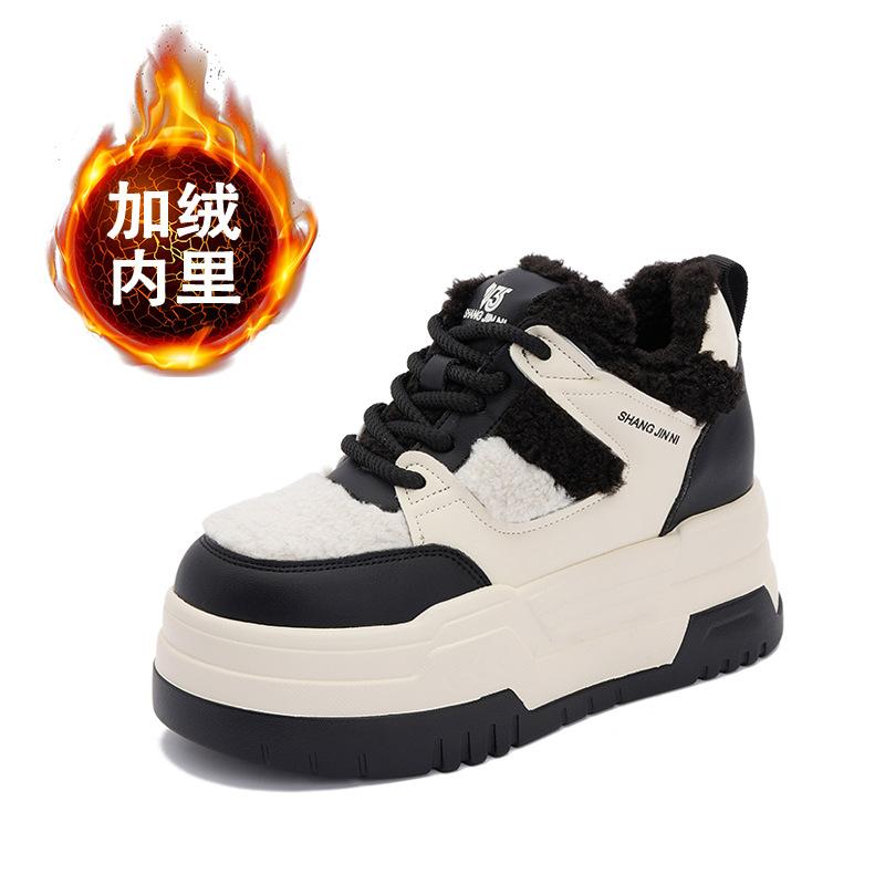 Thick-soled Fluffy Shoes for Women's 2025 Winter New Casual Sports Shoes, Fleece To Keep Warm and Versatile, and High-rise White Shoes In the Tide.