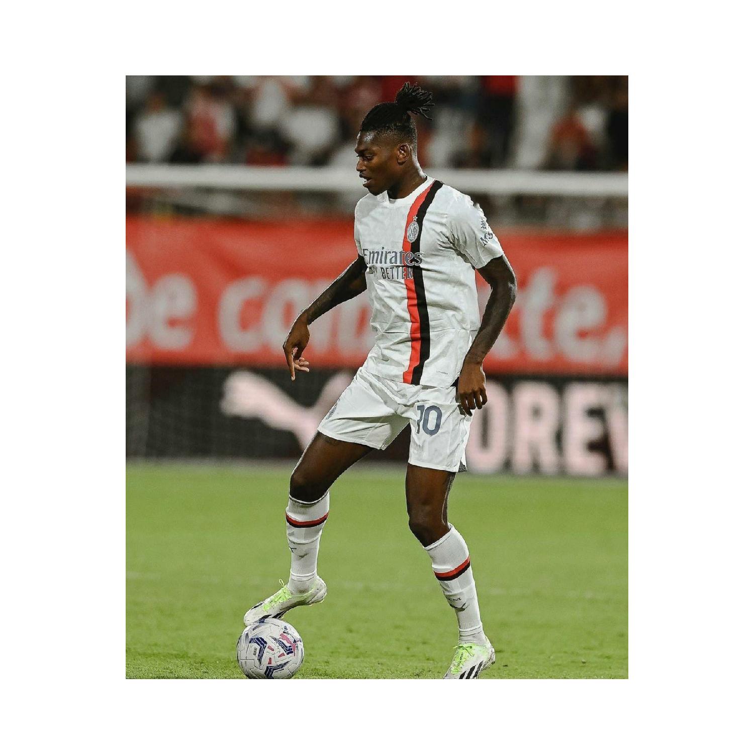 

Выездная майка Рафаэля Леао нового сезона 2023/24 Милан