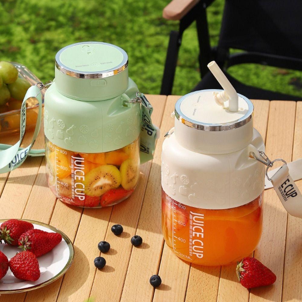 800 ML Portable Juicing Bucket with Straw and Strap Fruit Blender Cup Electric Juice Maker Outdoor