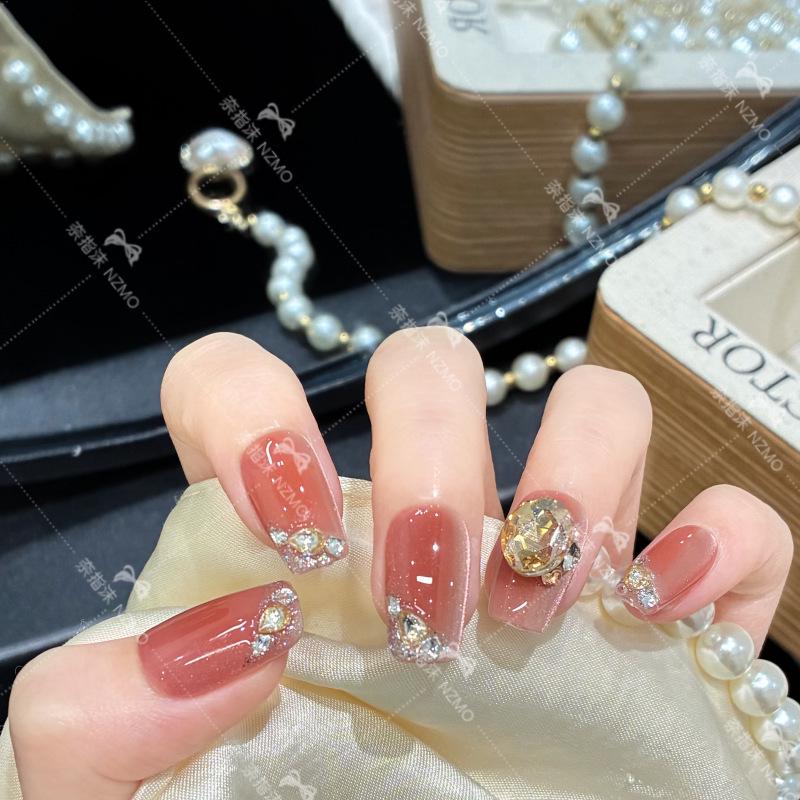 Y07 Luxury Champagne Rhinestone Cat Eye Brightening Nails for Sophisticated Elegance