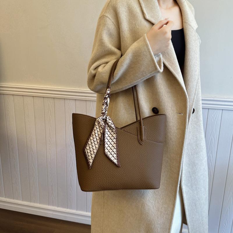 New large-capacity practical mother and child bag, new trendy tote bag, high-end shopping bag, class commuter shoulder bag