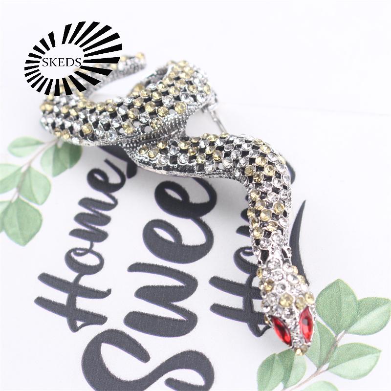 Stylish and Elegant Zodiac Animal Snake Brooch Personalized Luxury Accessory Pin Gift