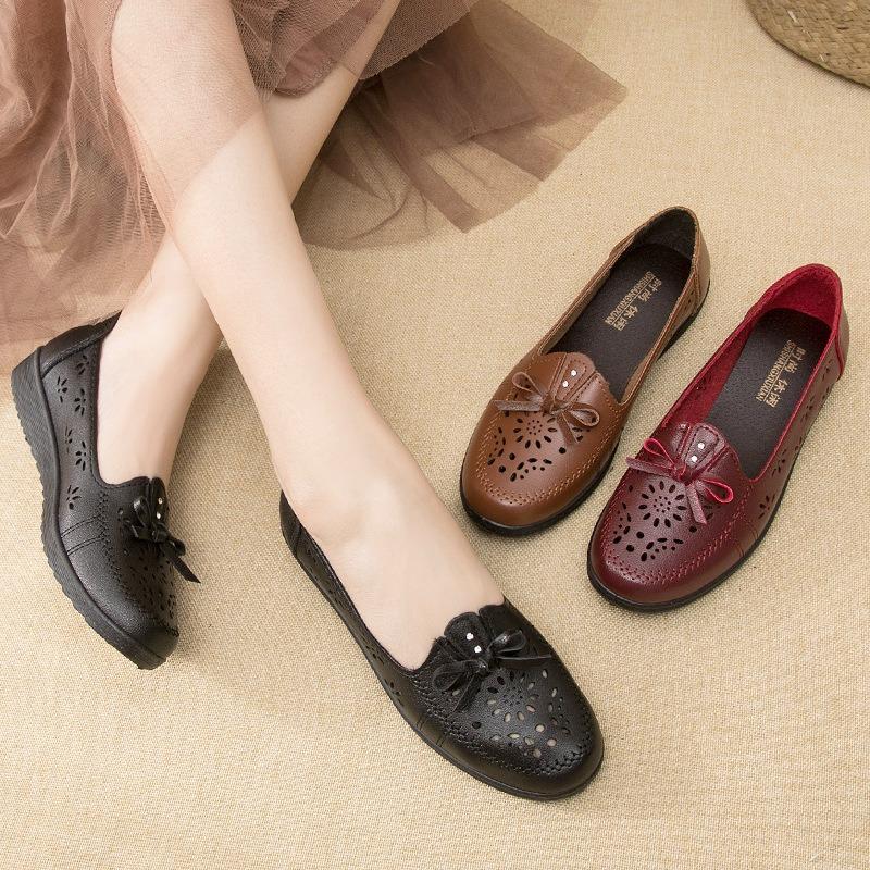 Soft-soled New Shoes Sandals Flat-soled Hollowed-out Leather Shoes Medium and Old Women's Shoes Spring and Summer Women's Leather Shoes