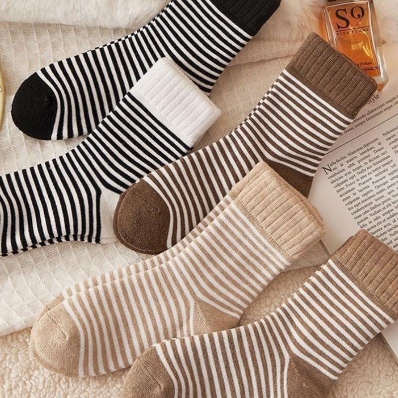 Cotton Short Socks Women's Black White Striped Breathable and Sweat Absorbent Fashion Sports Socks