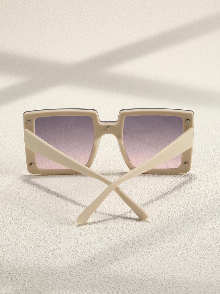 1 pair of leisure large frame one-piece UV protection sunglasses Outdoor travel driving glasses Ladies fashion glasses summer