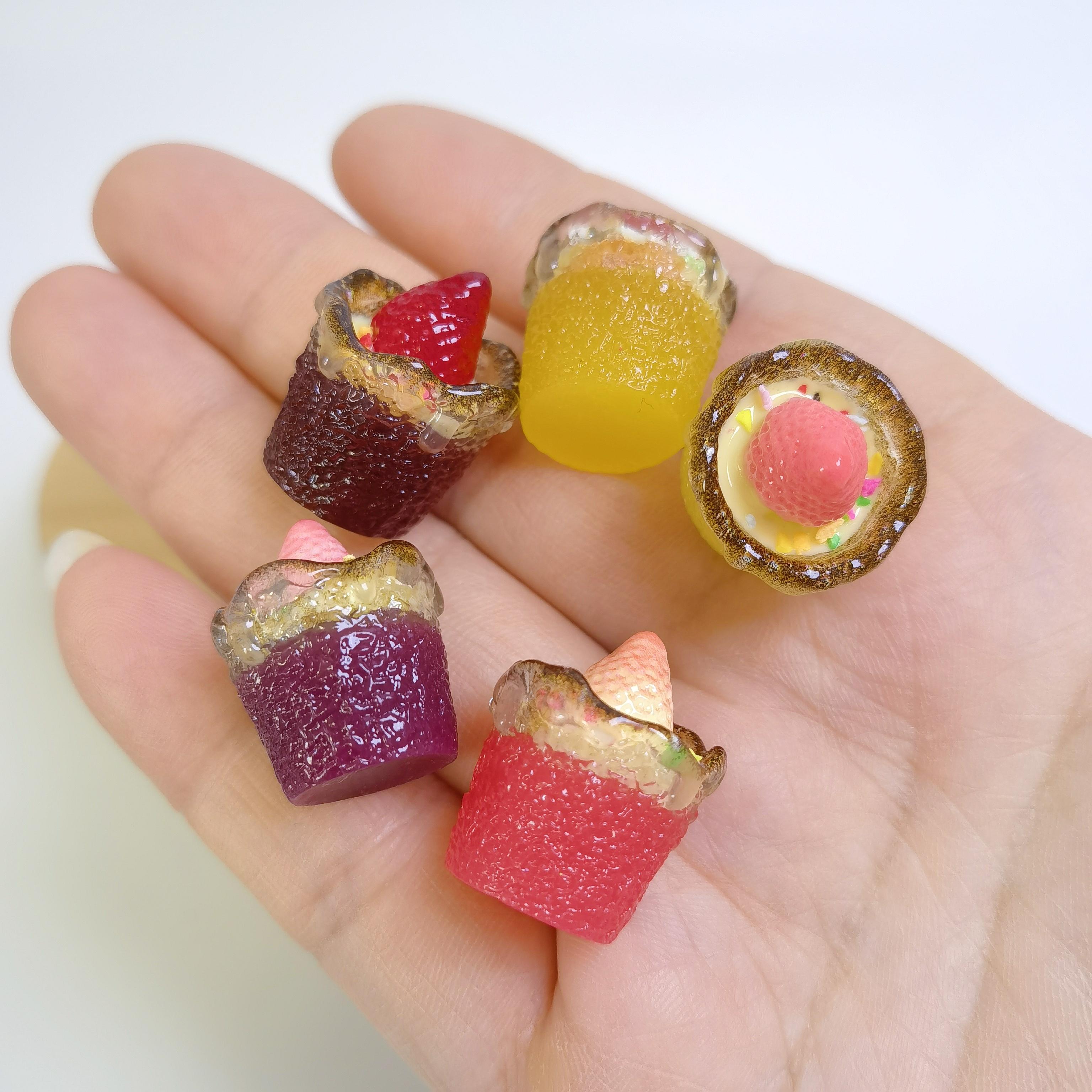 100Pcs Kawaii Mini Simulation Resin Strawberry Ice Cream Cup Resin Cabochons DIY Doll House Accessories Scrapbook Phone Decor 20*24mm-100pcs/bag