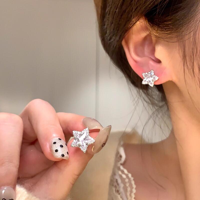 Sparkling Zircon Five-Pointed Star Earrings for Women Girls Fashion Elegant Exquisit Stud Earrings Wedding Jewelry Accessories