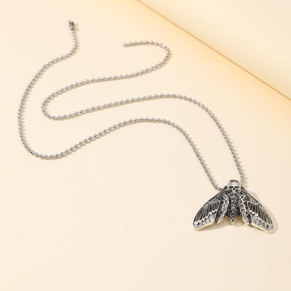 Retro Skull Moth Necklace: Vintage European & American Jewelry - Unisex Animal Pendant