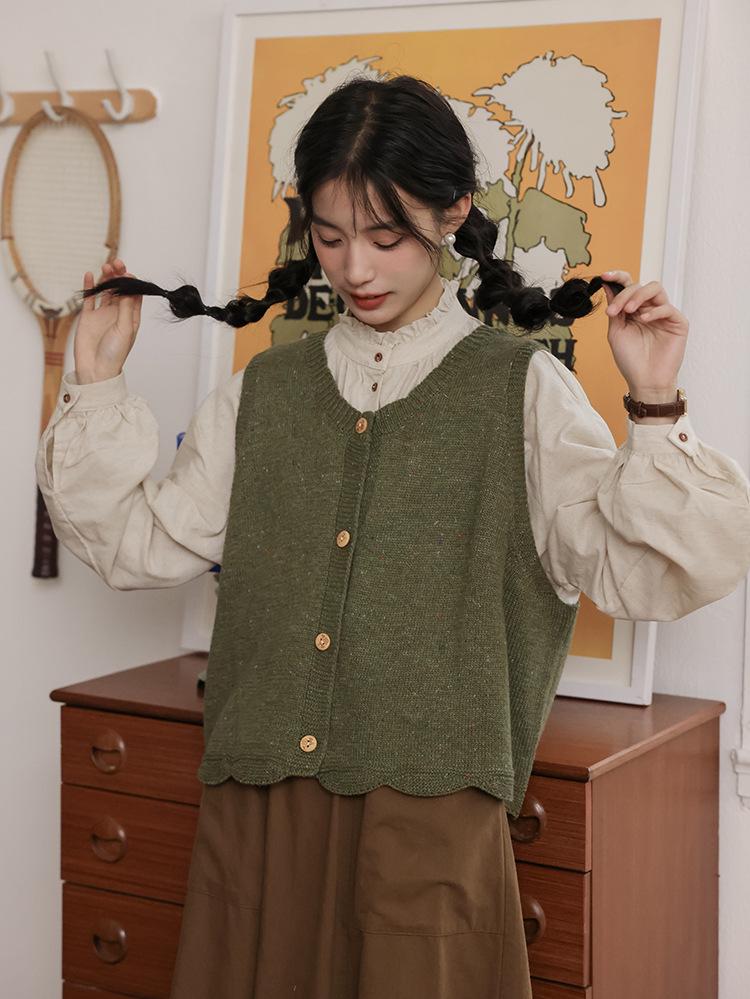 2026 Spring Women's Japanese Stand Collar Lace-Trimmed Slim Shirt