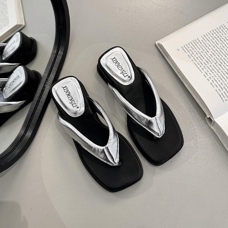 

Шлепанцы с квадратным носком 2025 новые пляжные тапочки летняя обувь танкетка крутые тапочки женские 40 серебряный