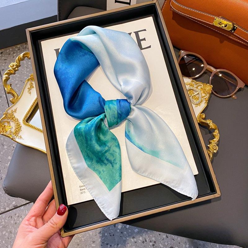 Silk scarf women's neck new scarf with coat 70 small square scarf scarf mother high-end scarf