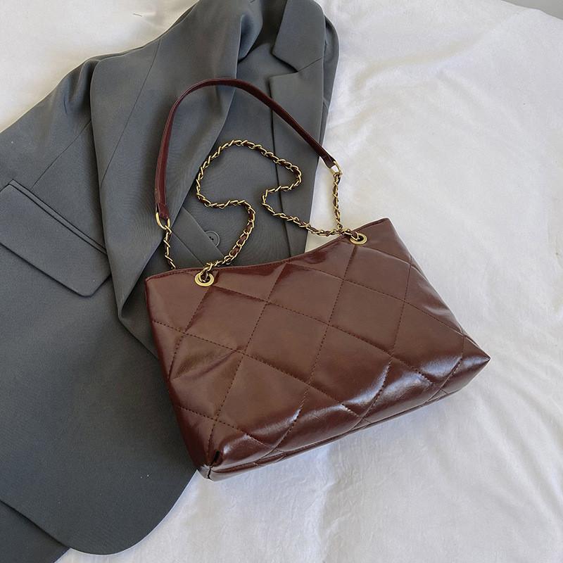 2023 Winter New Women's Bag Fashion Street Trend Shoulder Bag Retro Casual Crossbody Bag Rhombic Chain Tote Bag In Black