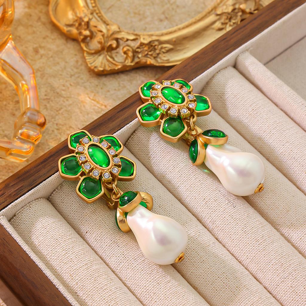 Vintage Retro Green Ear Clip French Court Style Exaggerated Luxury Elegant Temperament Earrings